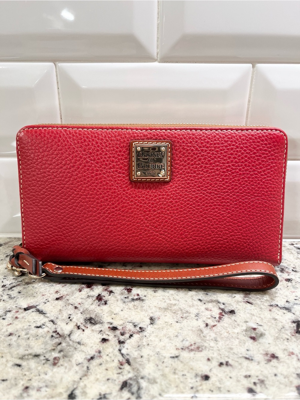 Dooney & Bourke Large Pebbled Leather Wallet EUC with Box